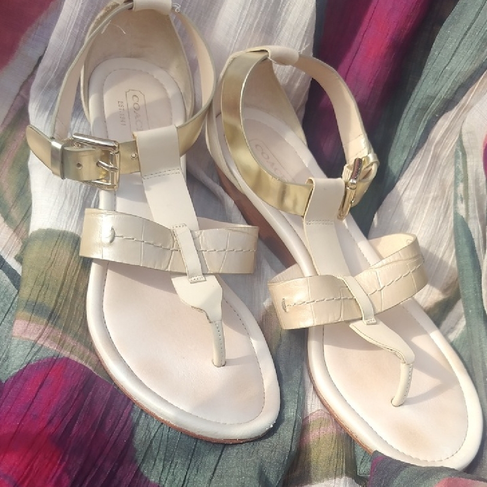 Coach Soft Gold Faux Alligator Wedge Heels Size 8
